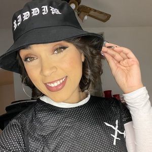 Meet your Posher, Alexandra